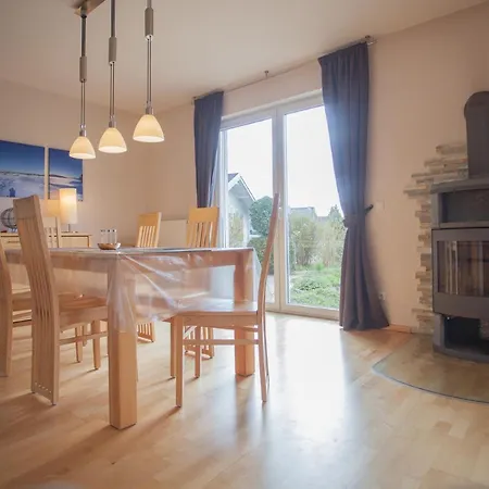 Holiday home Lenneweg 7 *